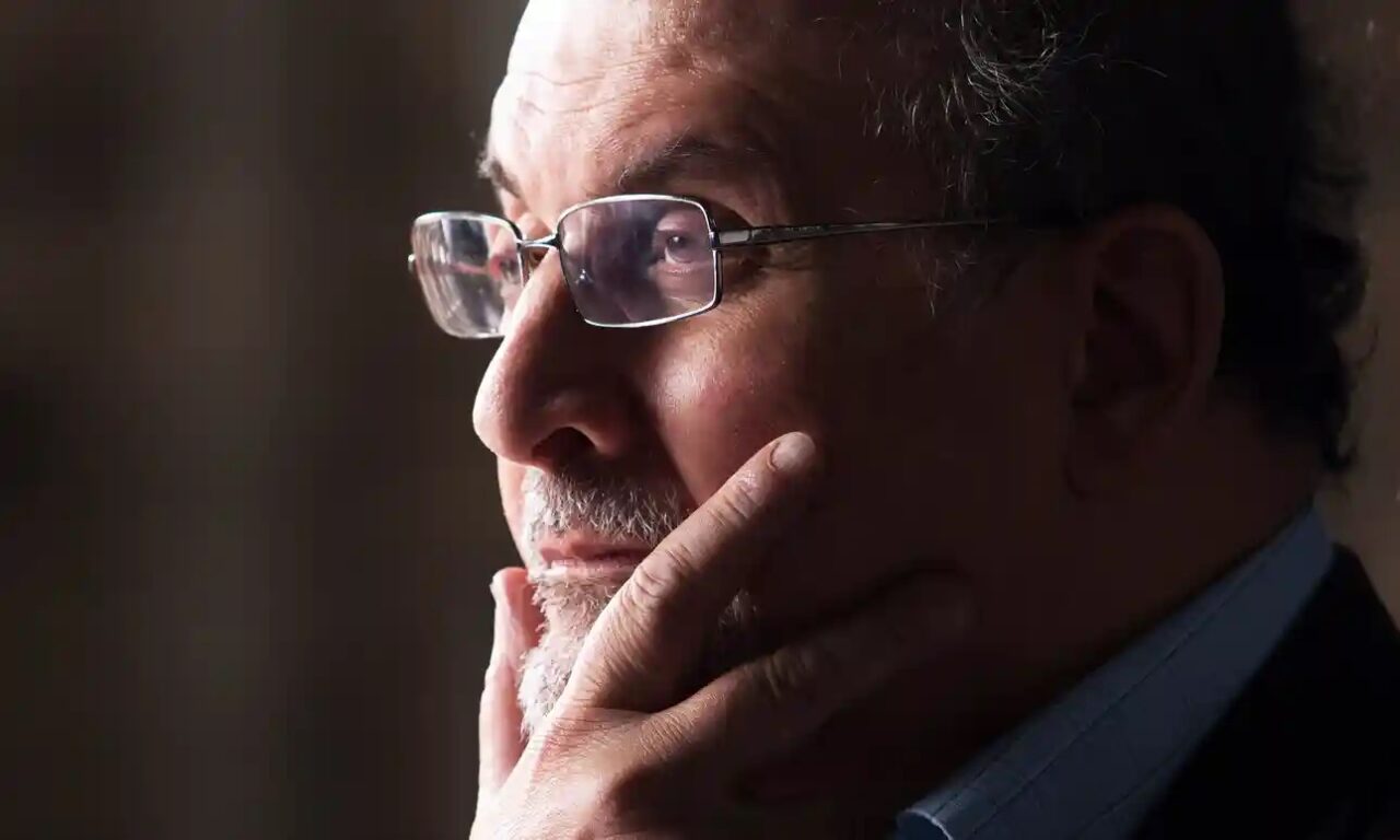 Irán dice que Salman Rushdie y sus seguidores son los culpables de su ataque