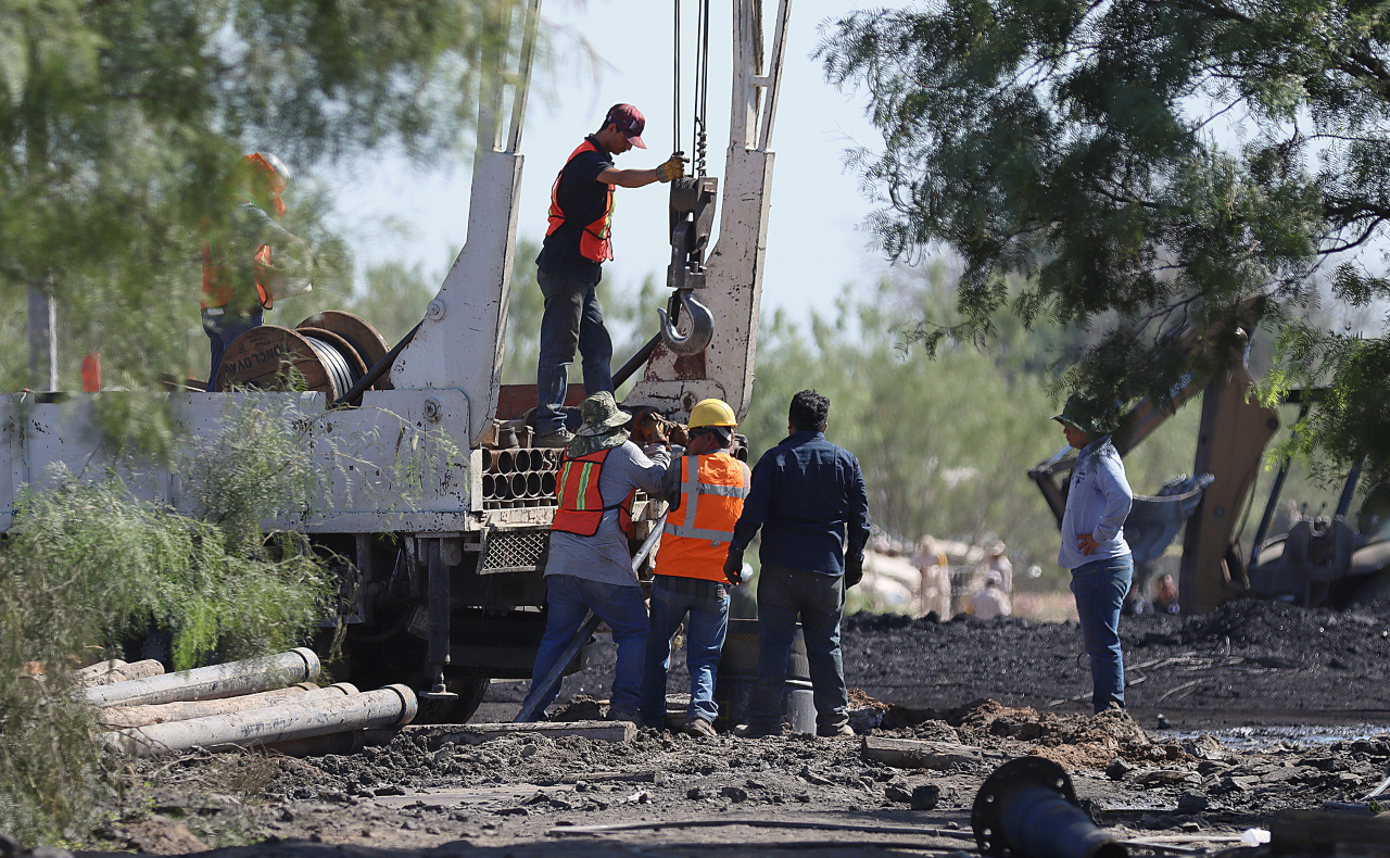 Gobierno indemniza a familias de mineros en Coahuila