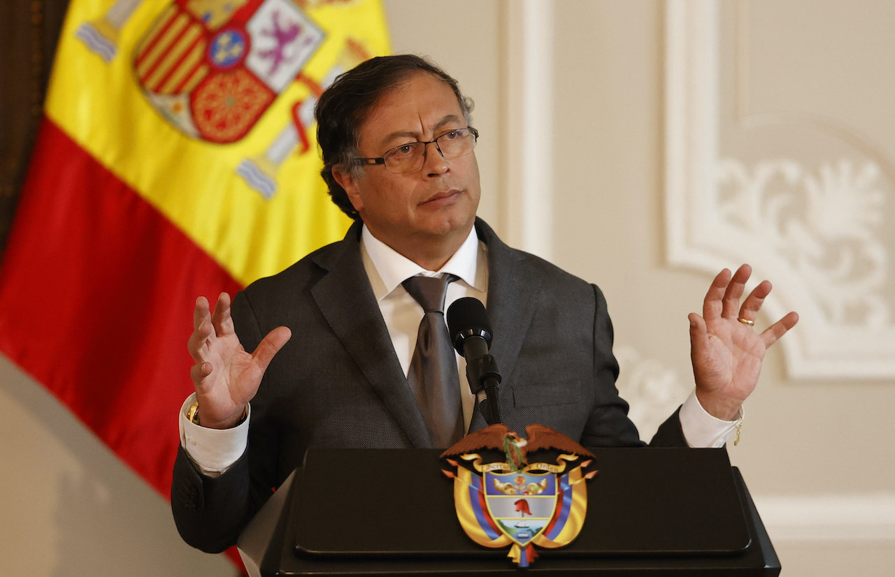 Fiscalía de Colombia investiga posible financiación irregular de campaña de Petro