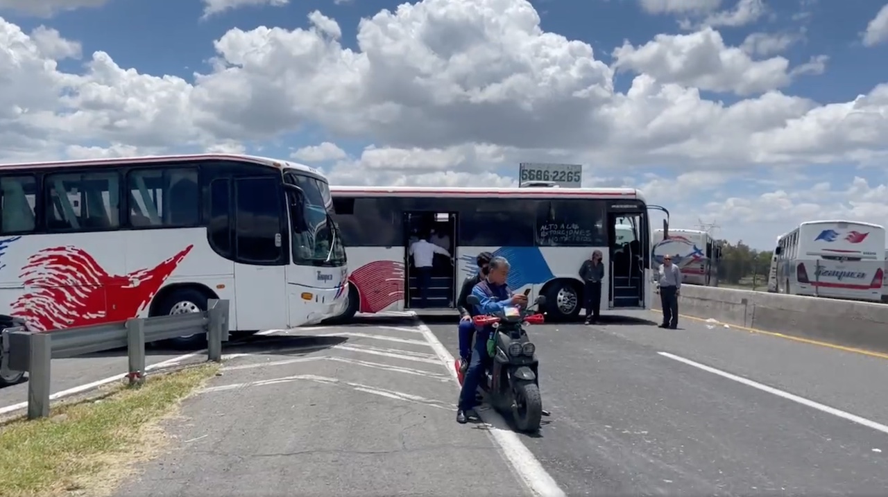 Transportistas liberan la México-Pachuca tras casi 10 horas de bloqueo