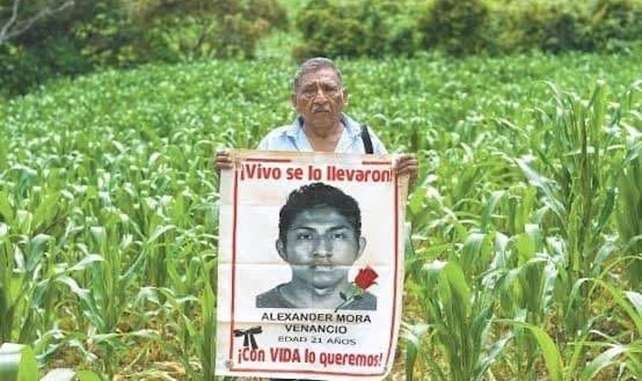 Ezequiel Mora, padre de uno de los 43, murió en Iguala, Guerrero