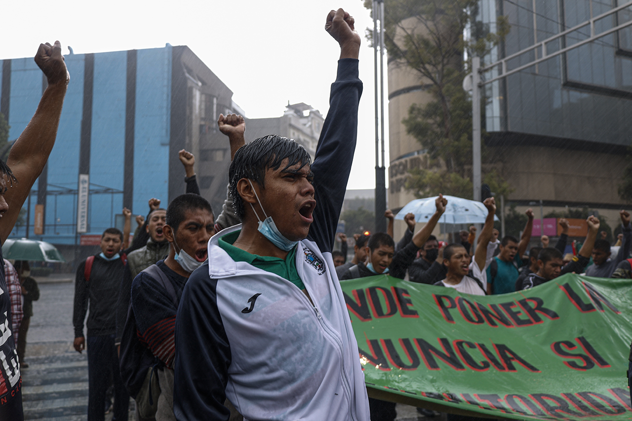 Detienen a tres militares por caso Ayotzinapa, entre ellos a comandante del 27 Batallón