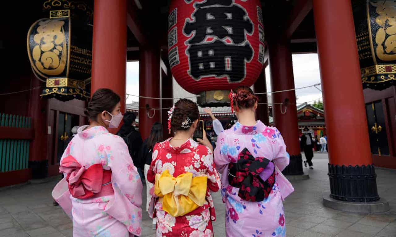 Una mujer china es ‘detenida por vestir un kimono japonés’