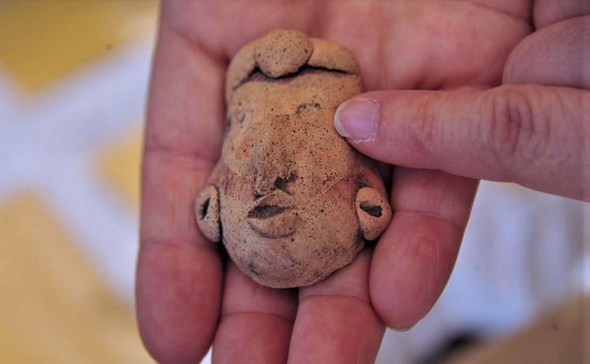 Arqueólogos descubren piezas prehispánicas en el Bosque de Chapultepec