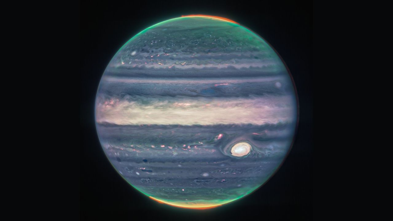 Nuevas fotos de Júpiter muestran una tormenta de arena capaz de tragarse la Tierra