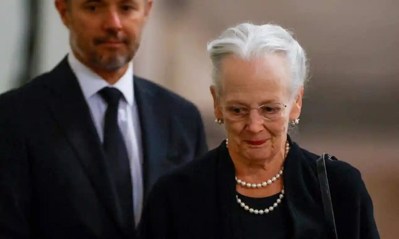 La reina Margarita II de Dinamarca da positivo a Covid-19 tras el funeral de la reina Isabel