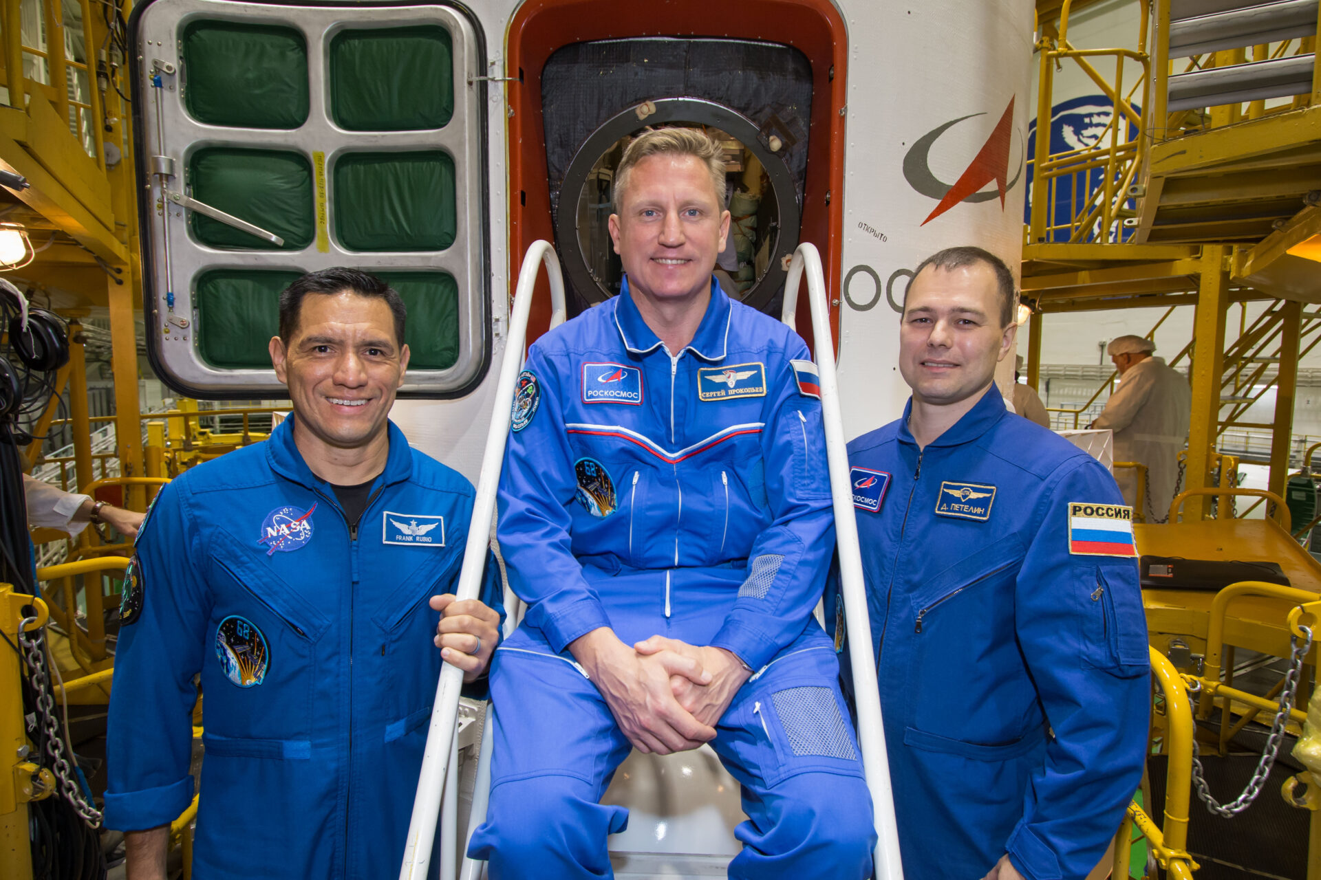 A pesar de las tensiones, dos rusos y un estadounidense viajan juntos al espacio