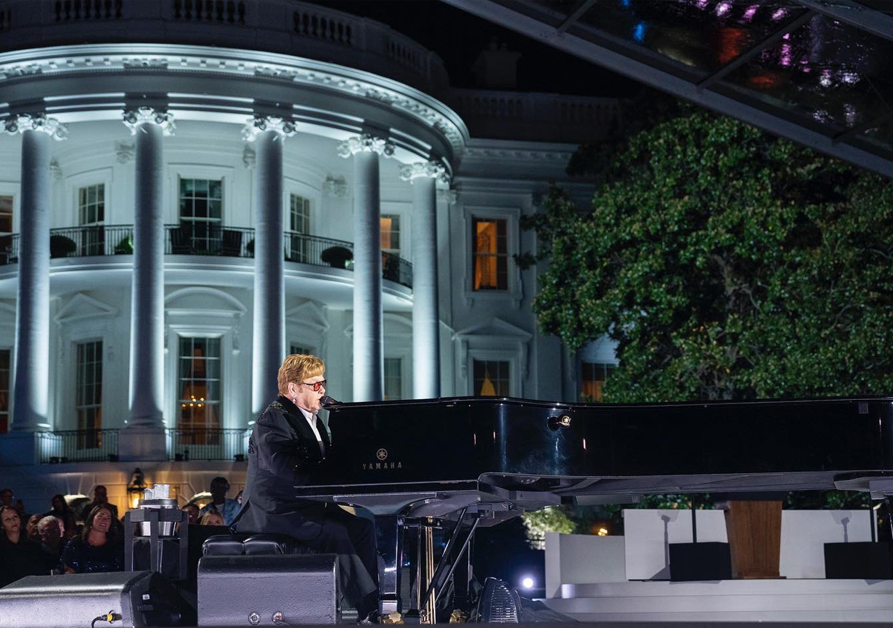 Elton John conquista la Casa Blanca