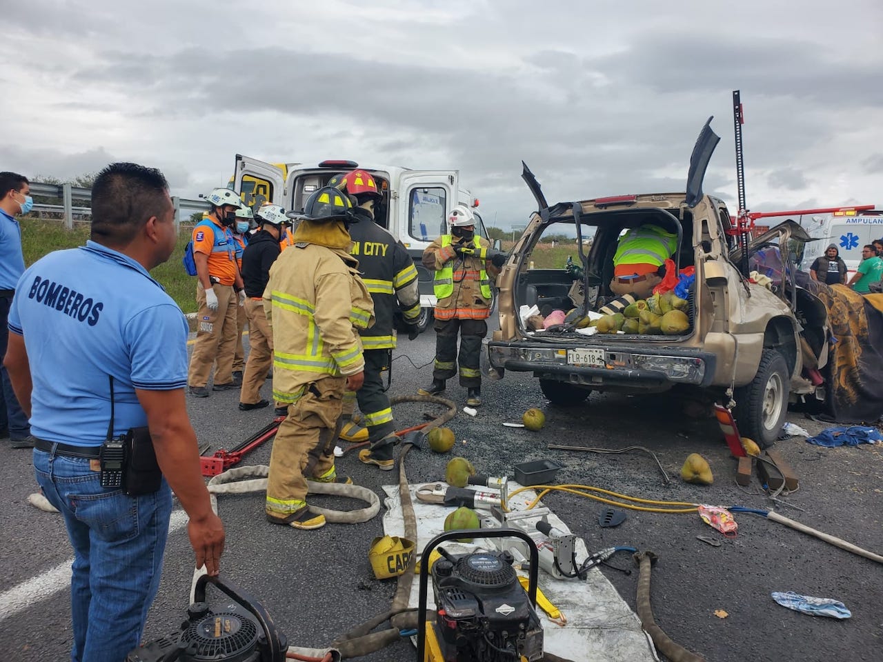 Volcadura deja 5 muertos en la carretera 57, en San Luis de La Paz