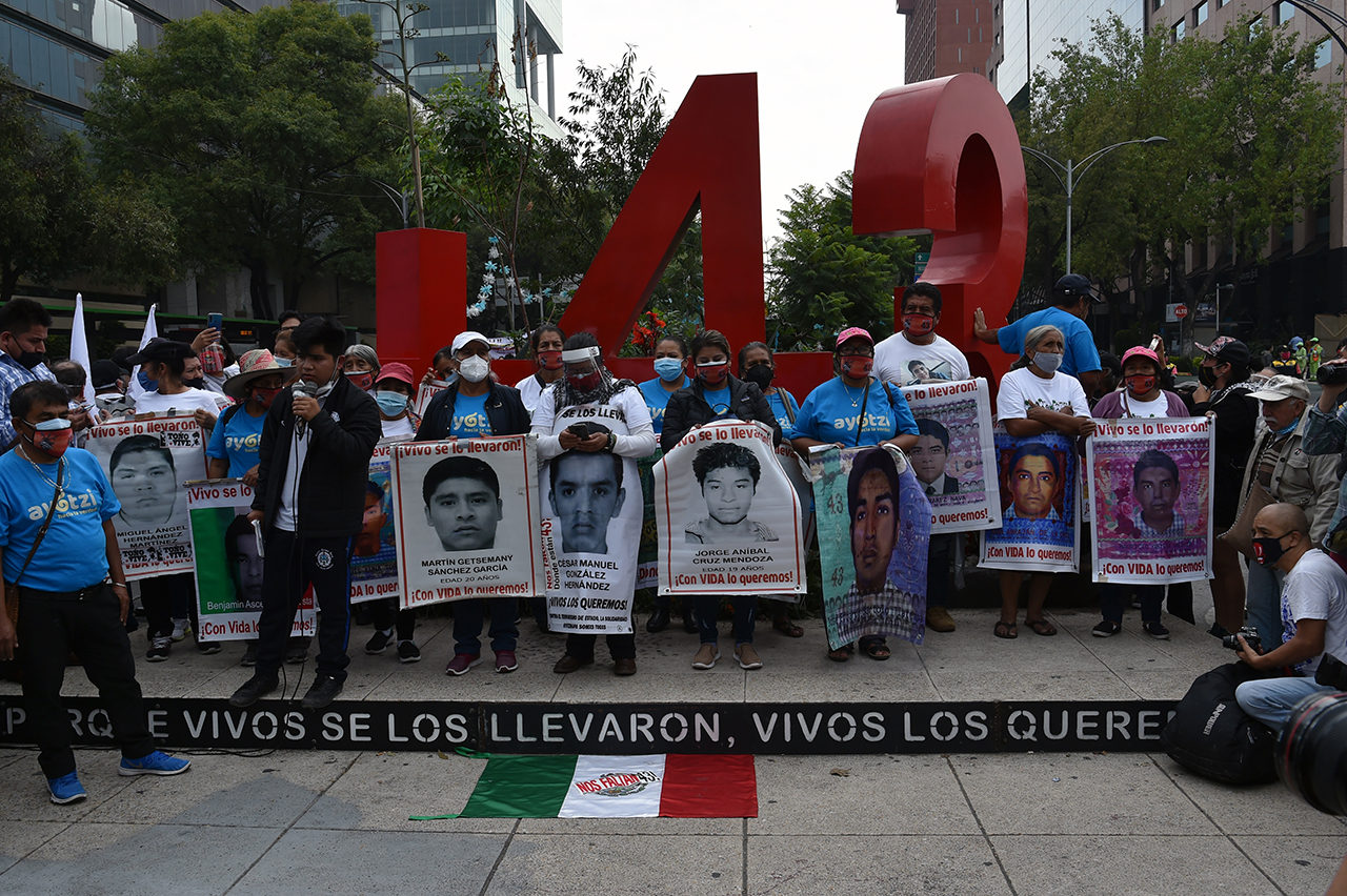 A ocho años del caso Ayotzinapa, aún hay obstáculos para acceder a la justicia