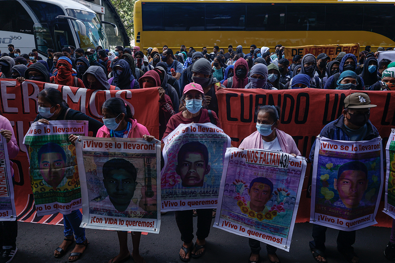 En imágenes: Las movilizaciones por Ayotzinapa en CDMX