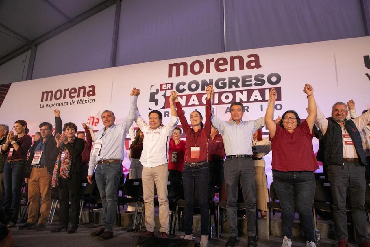 Entre porras, ‘corcholatas’ presidenciales asisten a Congreso de Morena