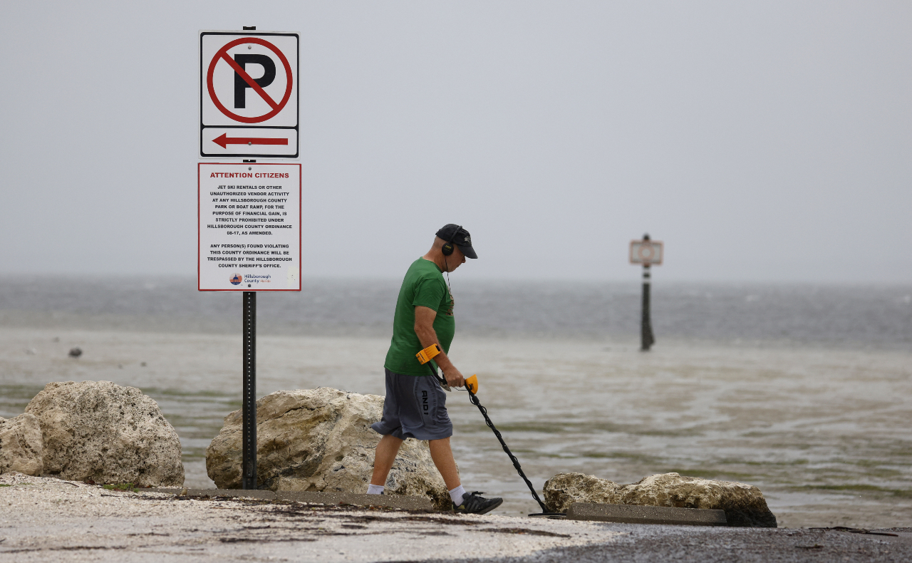 El huracán ‘Ian’ se degrada a categoría 3 tras tocar tierra en Florida