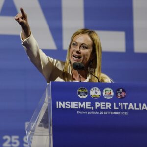 La ultraderecha gana la elección en Italia, beneficiada con el abstencionismo