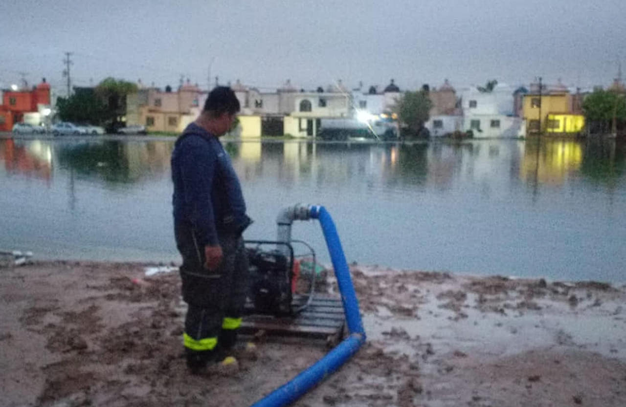 Torreón amanece bajo el agua: lluvias dejan inundaciones en varias colonias