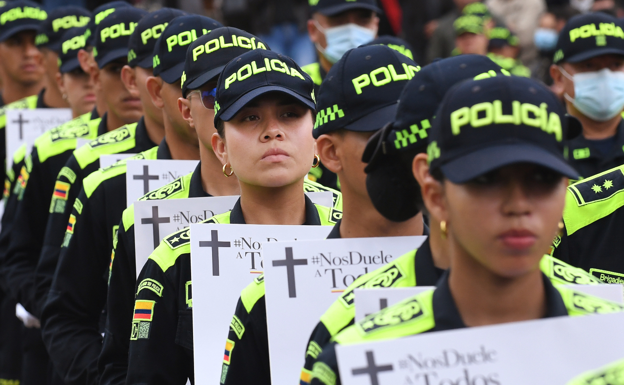 Al menos 8 policías son asesinados en una emboscada en Colombia