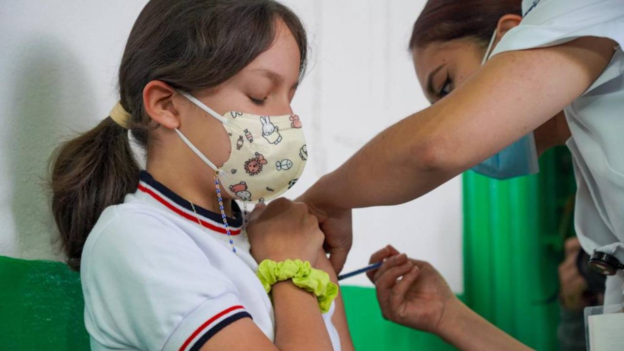 Vacuna contra covid a niños de 6 años en CDMX: calendario y sedes