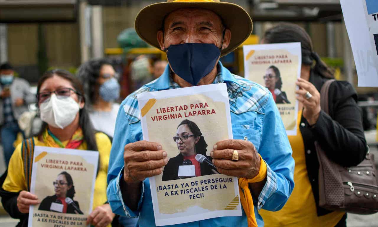 La principal fiscal anticorrupción de Guatemala es encarcelada, mientras la élite se crece