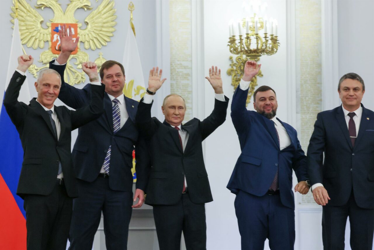 Putin anexa cuatro regiones de Ucrania en una gran escalada de la guerra de Rusia
