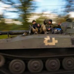 Ucrania sigue liberando territorio en el este y el sur, dice Zelenski