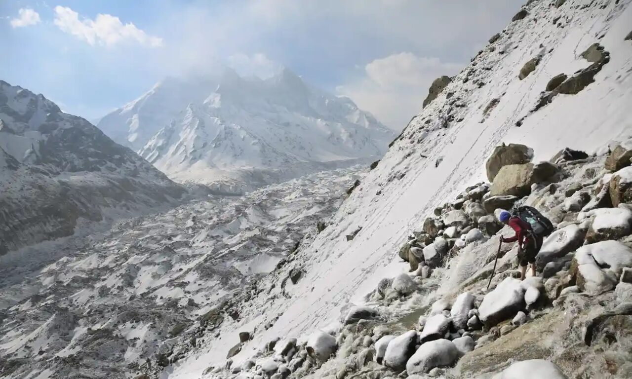 Una avalancha en el Himalaya causa al menos cuatro muertos y decenas de desaparecidos