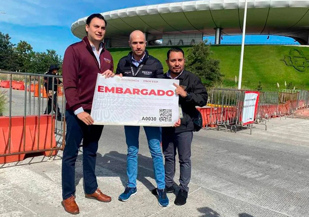 Profeco coloca sellos en estadio de Chivas por litigio