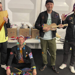Chris Martin se reporta enfermo y Coldplay pospone conciertos