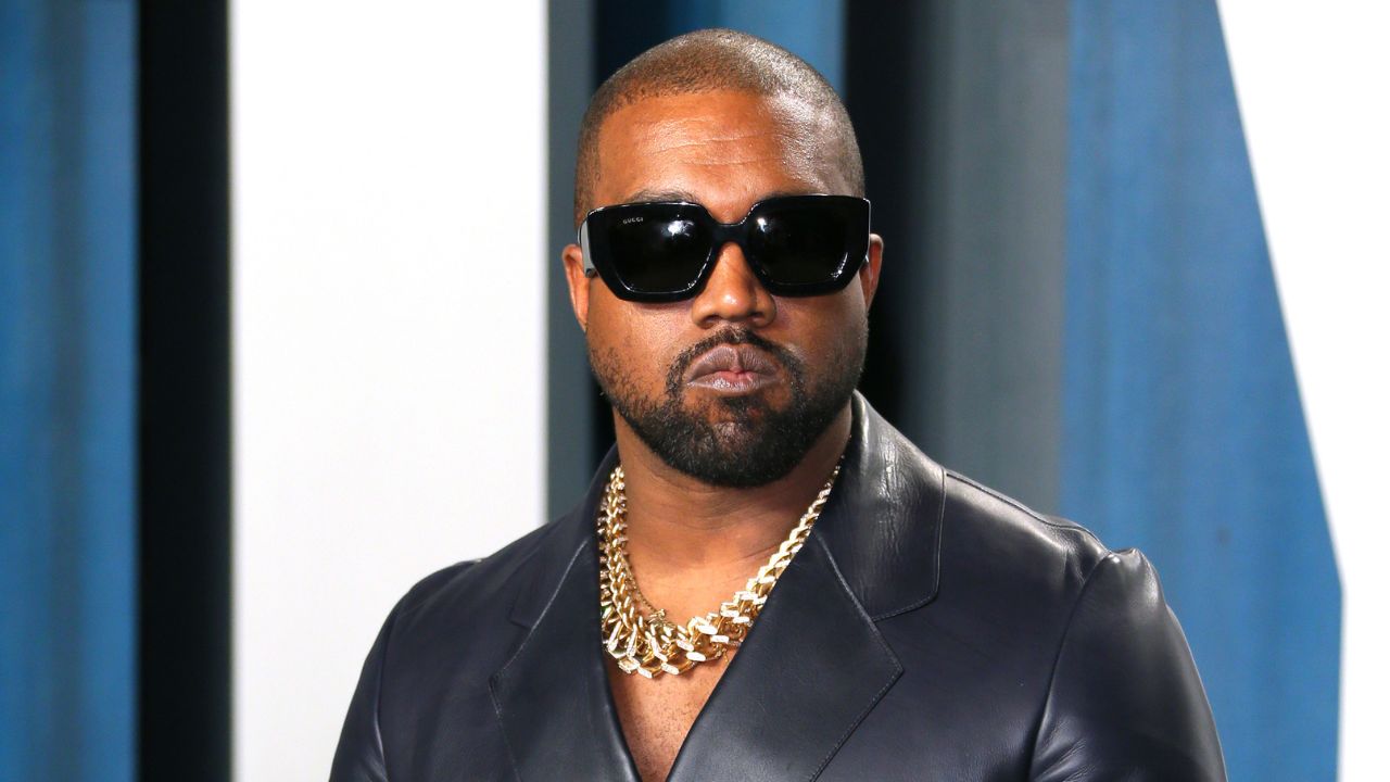 El antisemitismo de Kanye West escala a sanciones de Balenciaga y apoyo de supremacistas