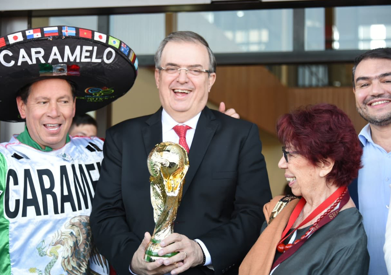 Llega trofeo de la Copa del Mundo a México