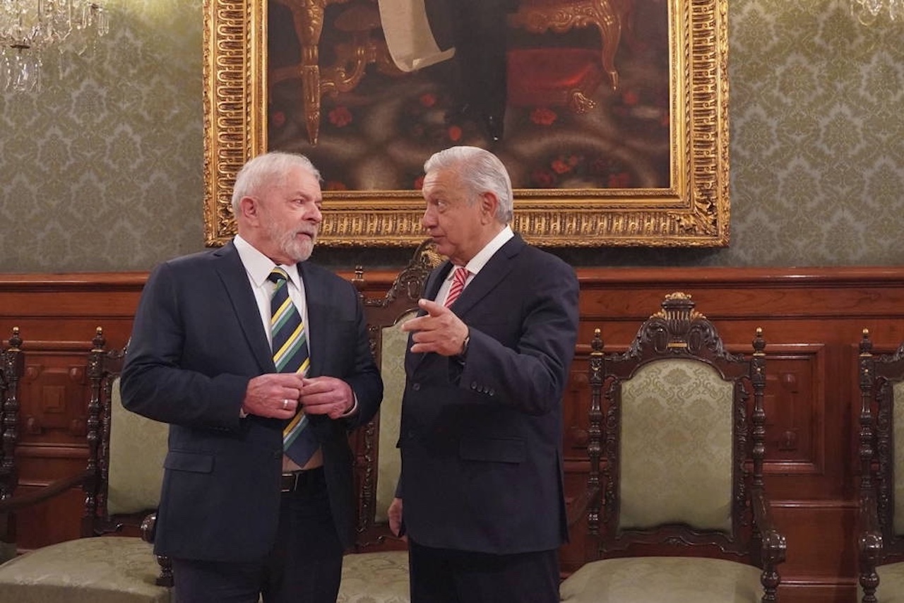AMLO celebra el triunfo de Lula: No le sirvió su foro a Vargas Llosa
