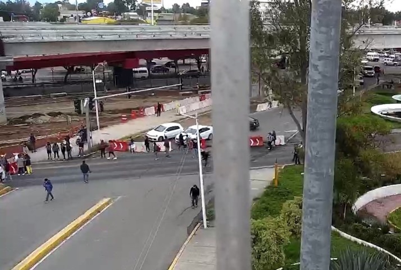 Bloqueo en Ecatepec: Habitantes protestan en Jardines de Morelos