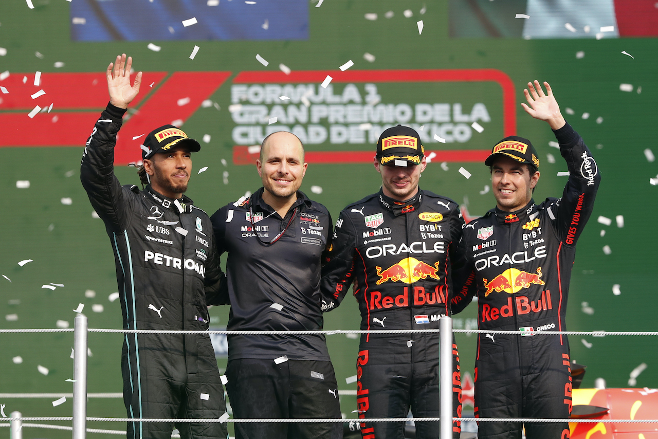 Max Verstappen se corona como el rey del Gran Premio de México