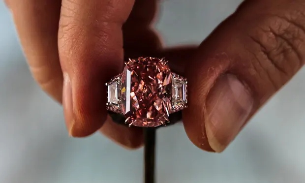 Se espera que el diamante rosa alcance más de 20 mdd en una subasta en Hong Kong