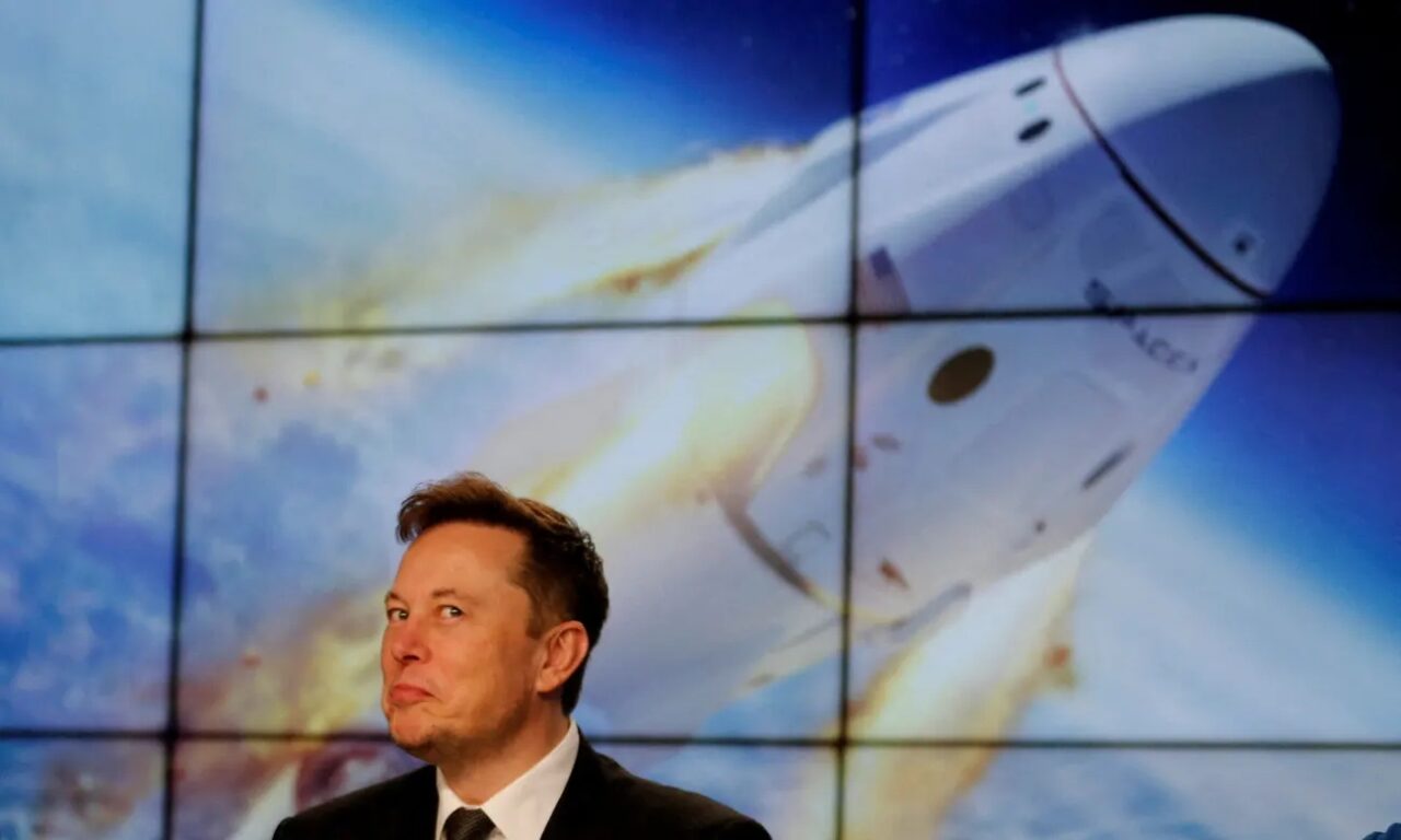 Bebé genio, billonario de la tecnología, superdios conquistador del espacio… ¡es The Elon Musk Show!