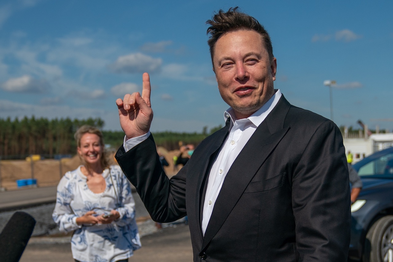 ¡Ahora sí! Elon Musk concreta la compra de Twitter y echa a directivos