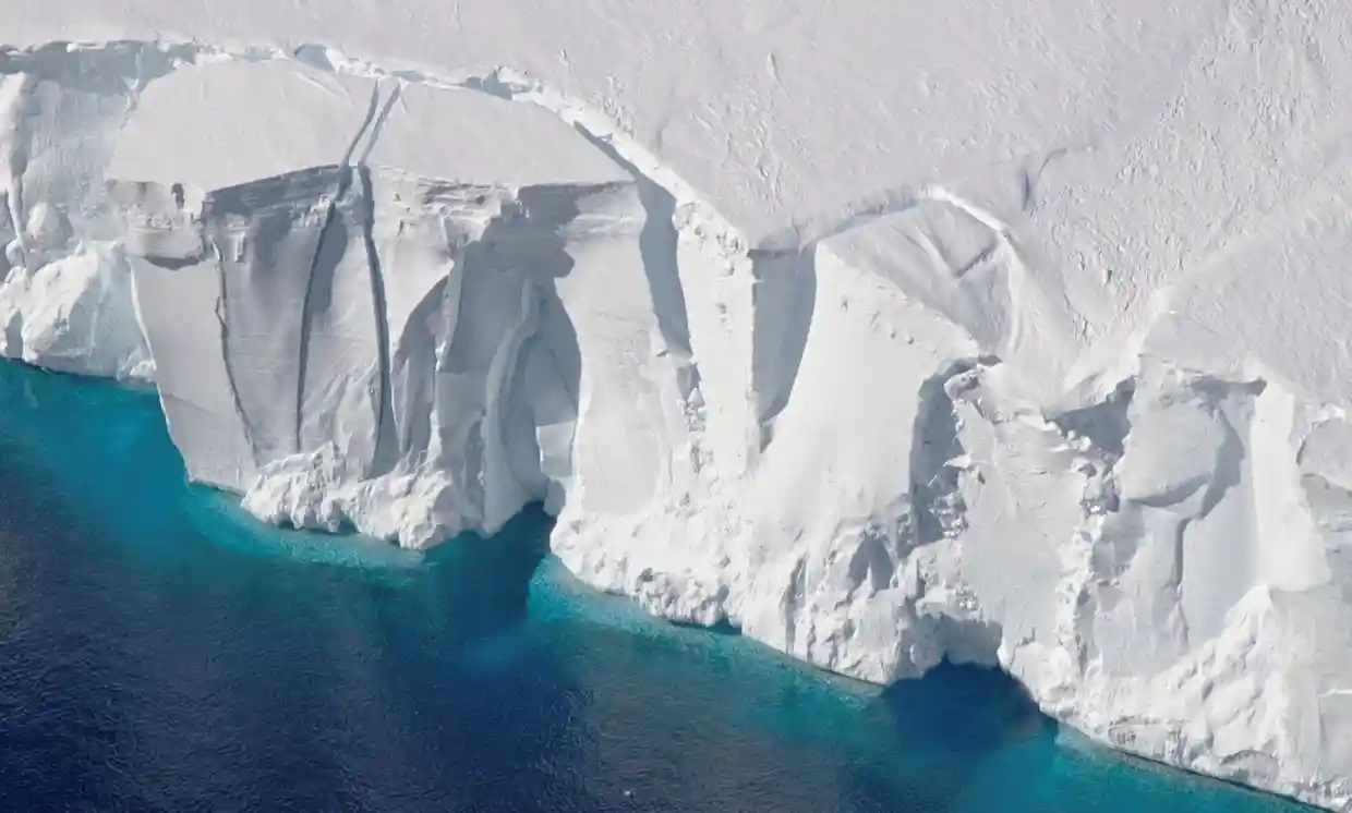 El glaciar de la Antártida oriental se derrite a un ritmo de 70.8 mil millones de toneladas al año debido al agua caliente del mar