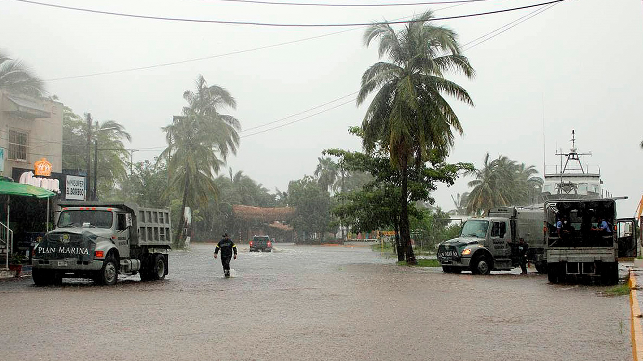 Suspenden clases en municipios de Nayarit y Sinaloa por el huracán ‘Orlene’