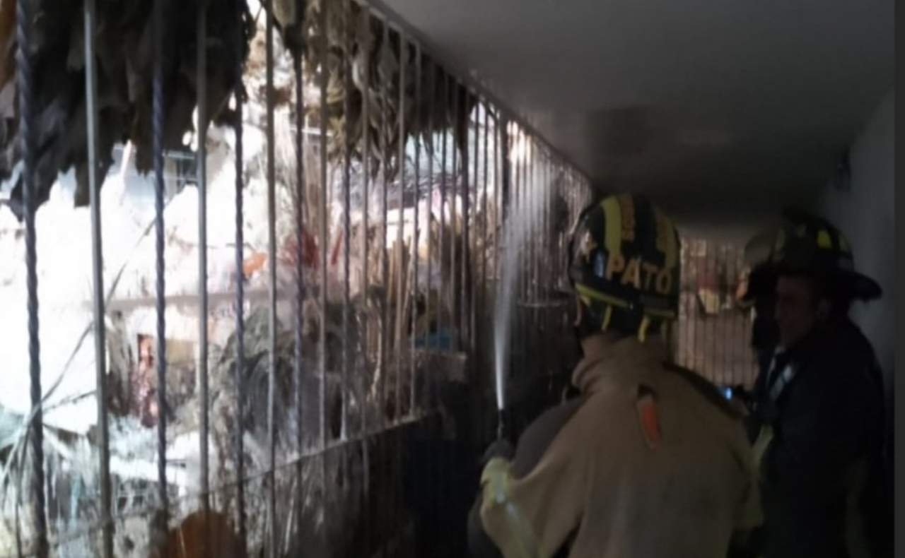 Un cortocircuito provoca incendio en el Mercado de Jamaica