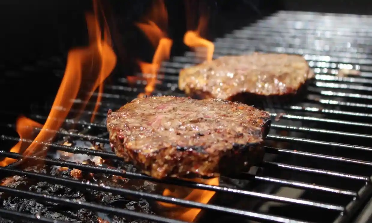 Reduce el consumo de carne a dos hamburguesas a la semana para salvar el planeta, sugiere estudio