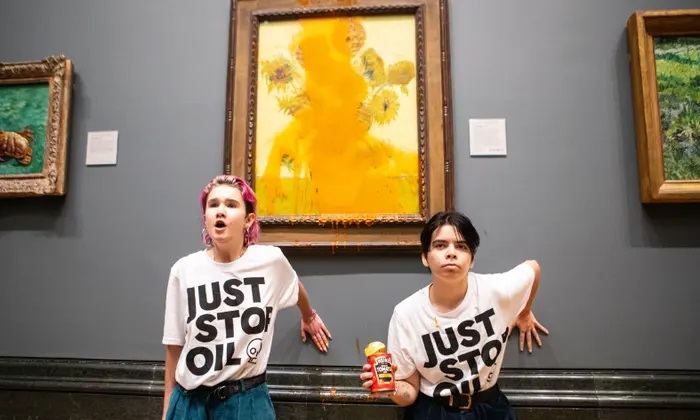 Activistas de Just Stop Oil lanzan sopa a Los Girasoles de Van Gogh