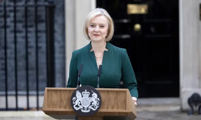 ‘Sé valiente’: Liz Truss arroja el guante a Rishi Sunak en su último discurso como primera ministra de Reino Unido