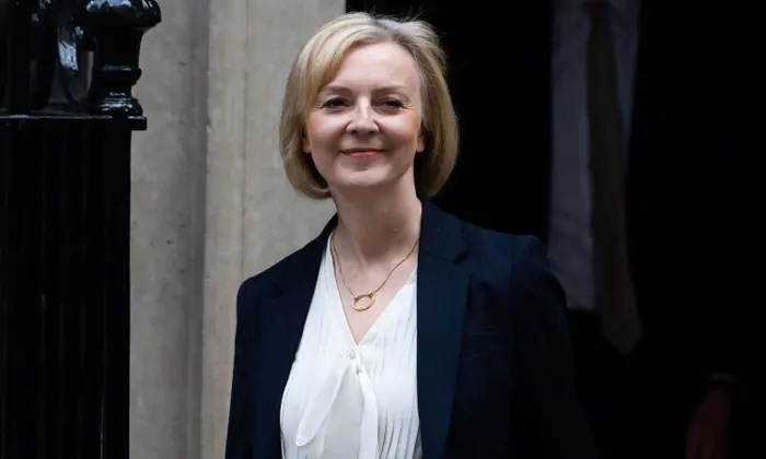 Piden que Liz Truss rechace el subsidio anual de 115 mil libras que reciben los exprimeros ministros de Reino Unido