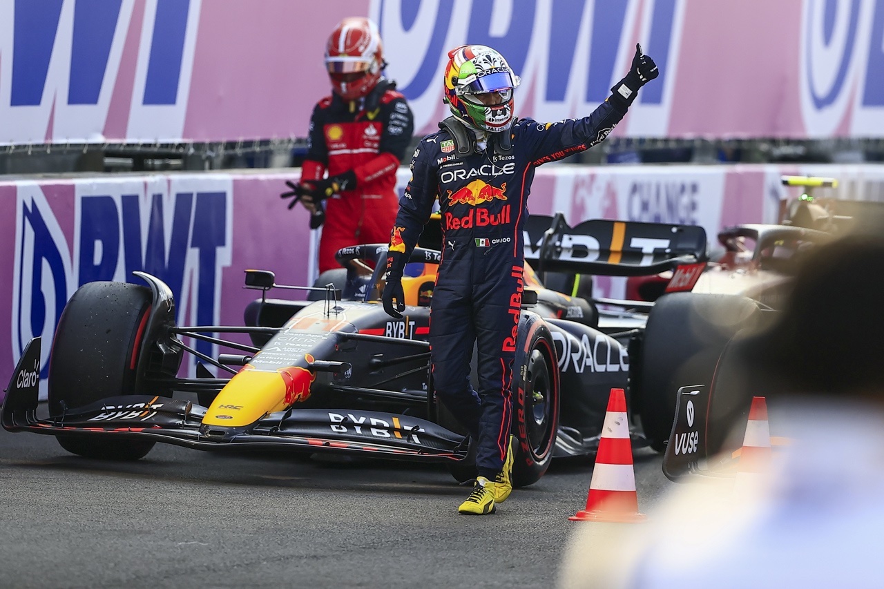 ‘Checo’ Pérez llega en tercer lugar y logra podio en el GP de México
