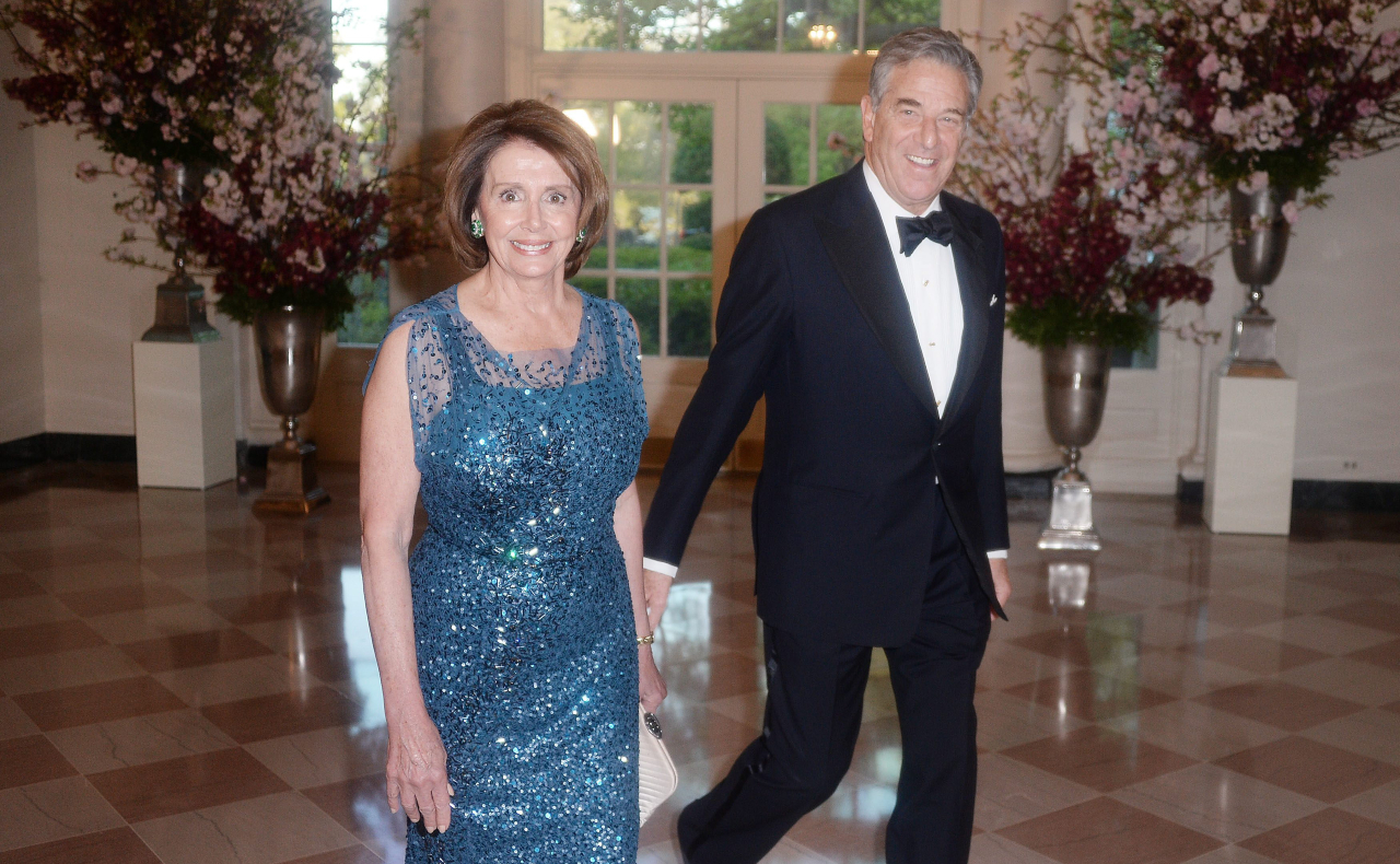 El esposo de Nancy Pelosi es dado de alta del hospital tras ataque