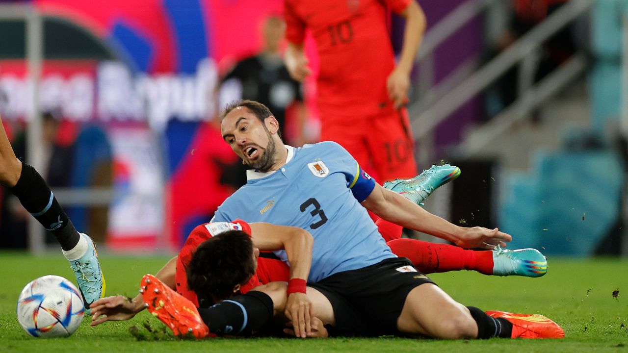 Uruguay y Corea del Sur empatan sin goles en la apertura del Grupo H