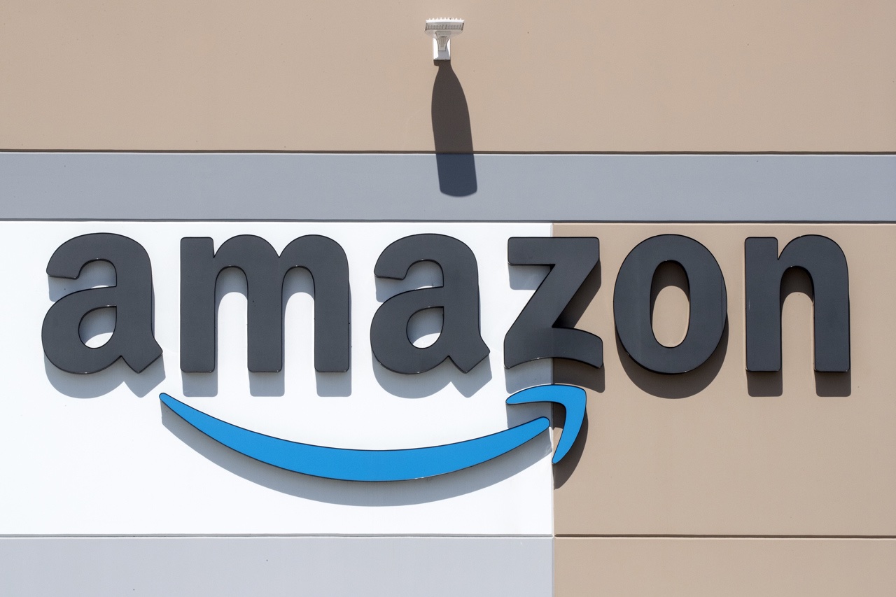 Amazon se sumará a los recortes: planea despedir a 10 mil trabajadores
