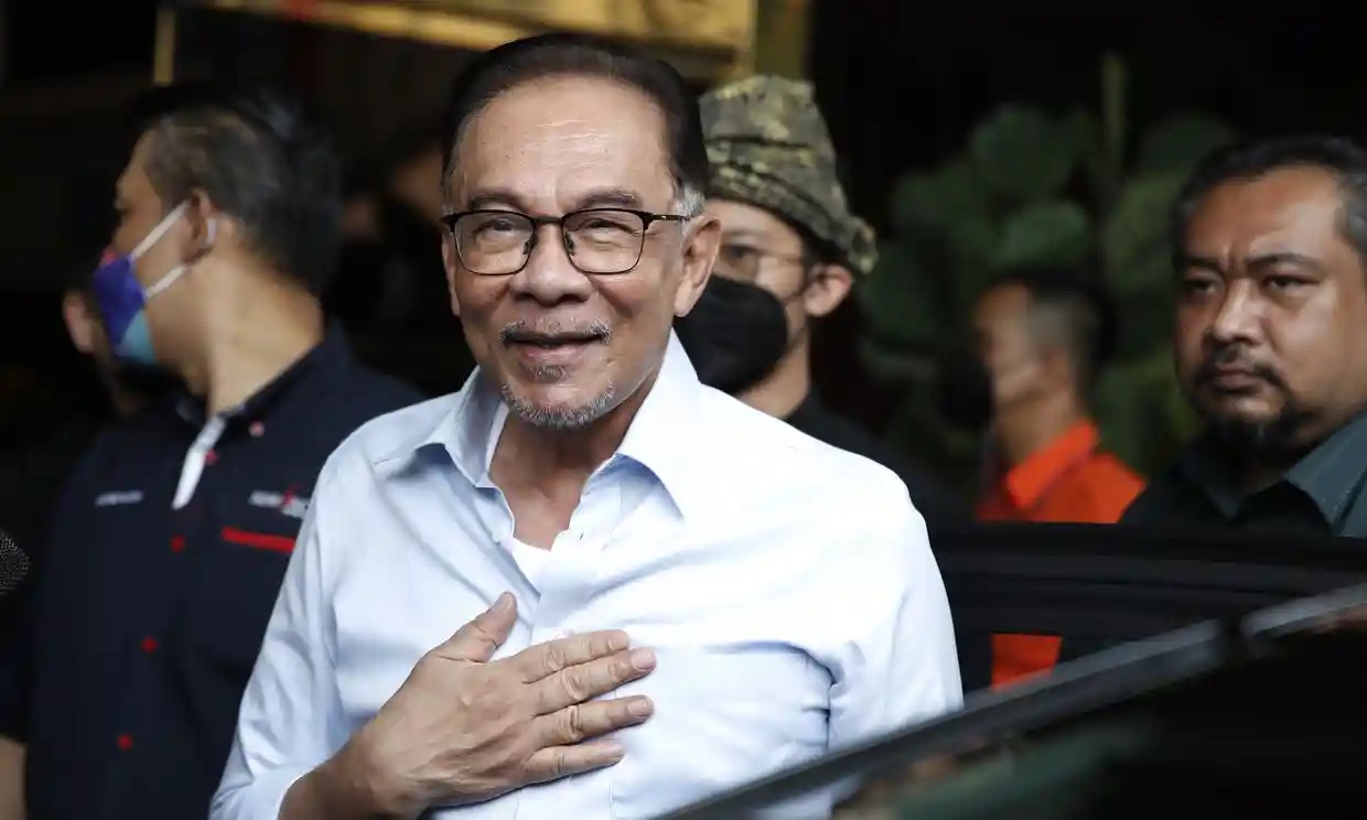 Anwar Ibrahim: de líder de protestas y preso a primer ministro de Malasia