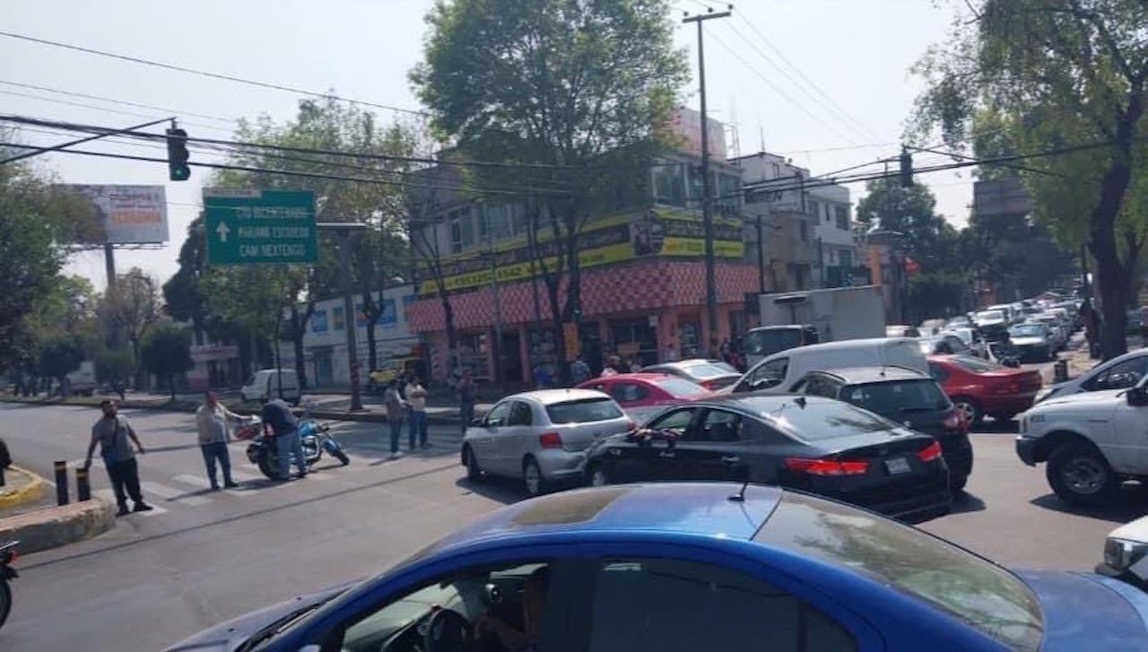 Bloqueo en Aquiles Serdán y Tezozómoc: Comerciantes protestan por desalojo