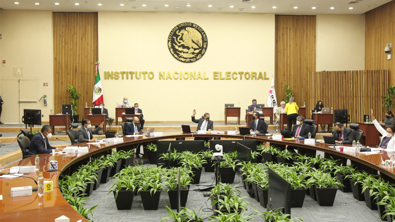 Diputados perfilan recorte presupuestal a autónomos; el INE sería el más afectado