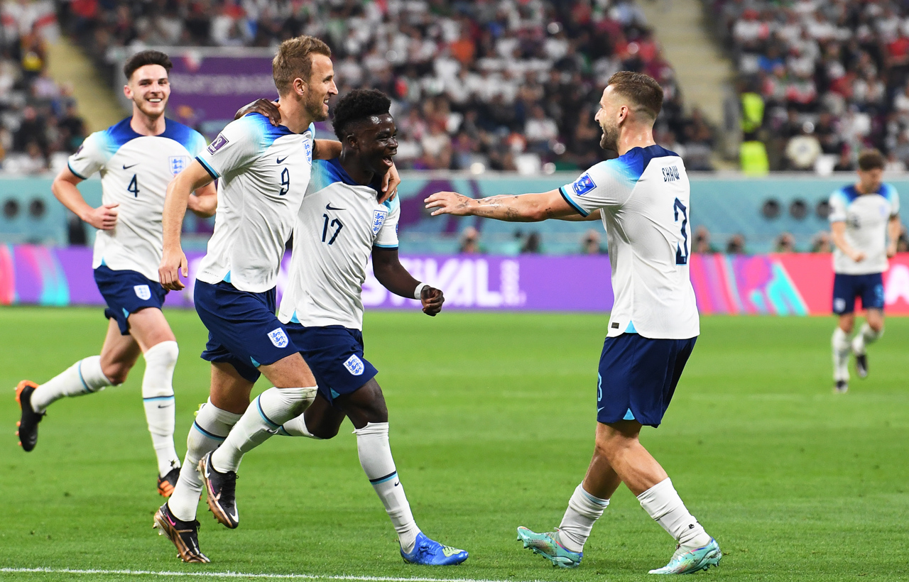 Inglaterra se estrena en Qatar 2022 con goleada a Irán de 6-2